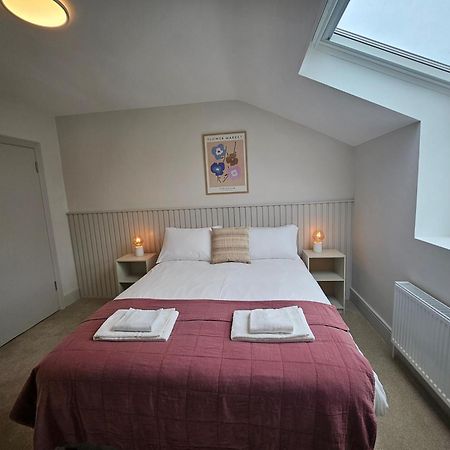 Tatlers Guest House 罗斯康芒 外观 照片