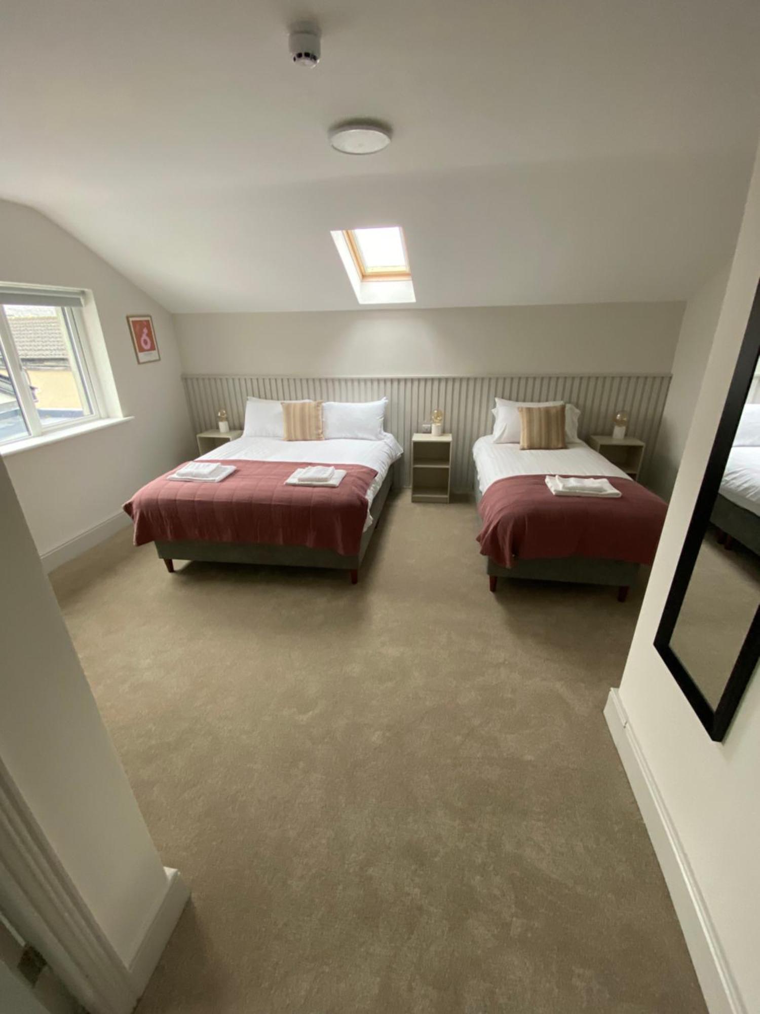Tatlers Guest House 罗斯康芒 外观 照片