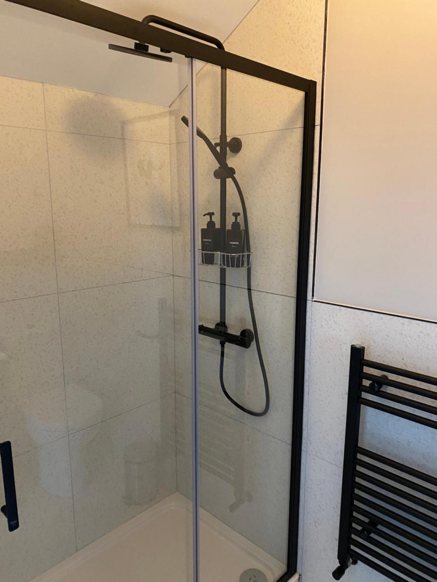 Tatlers Guest House 罗斯康芒 外观 照片