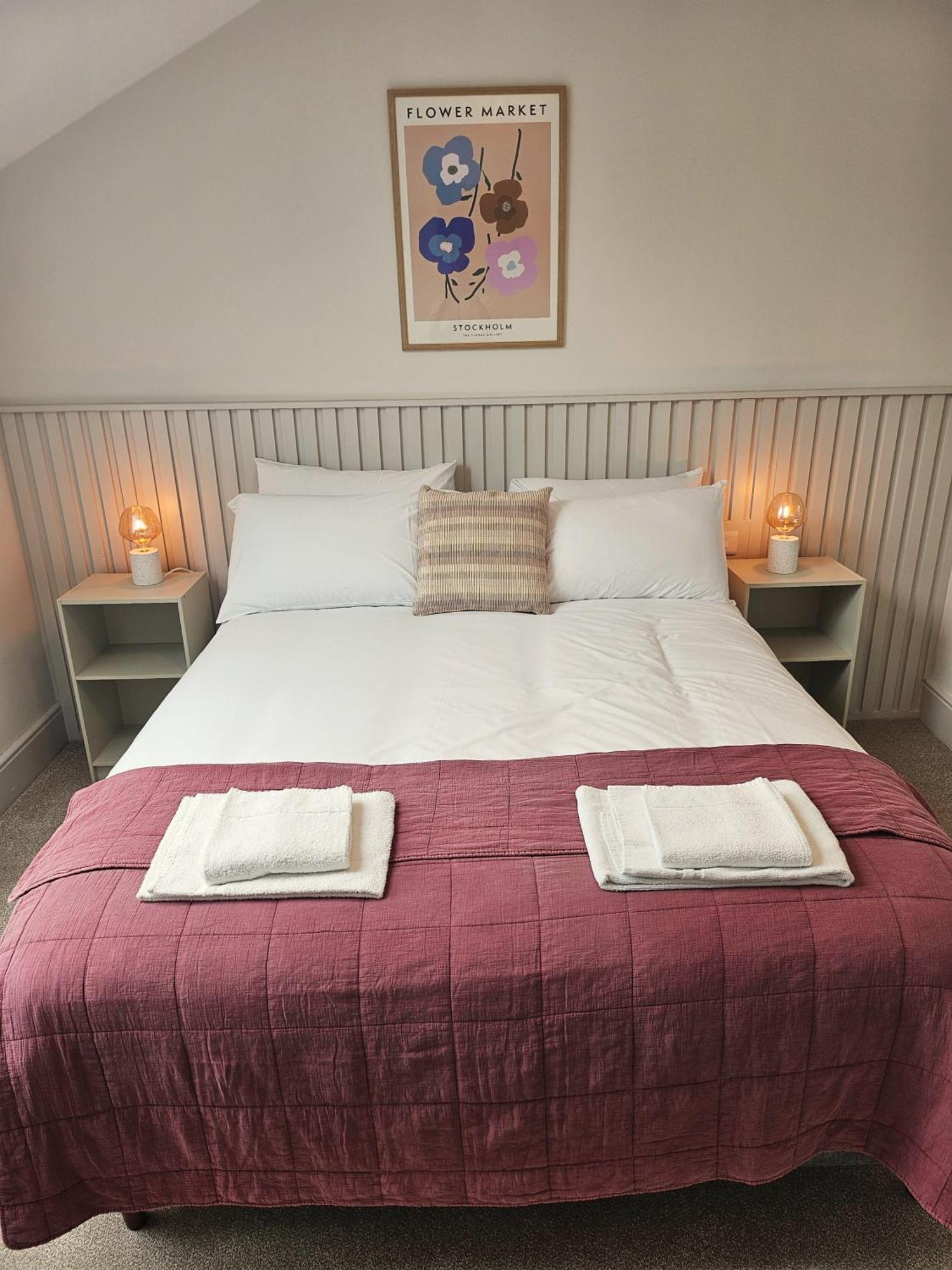 Tatlers Guest House 罗斯康芒 外观 照片