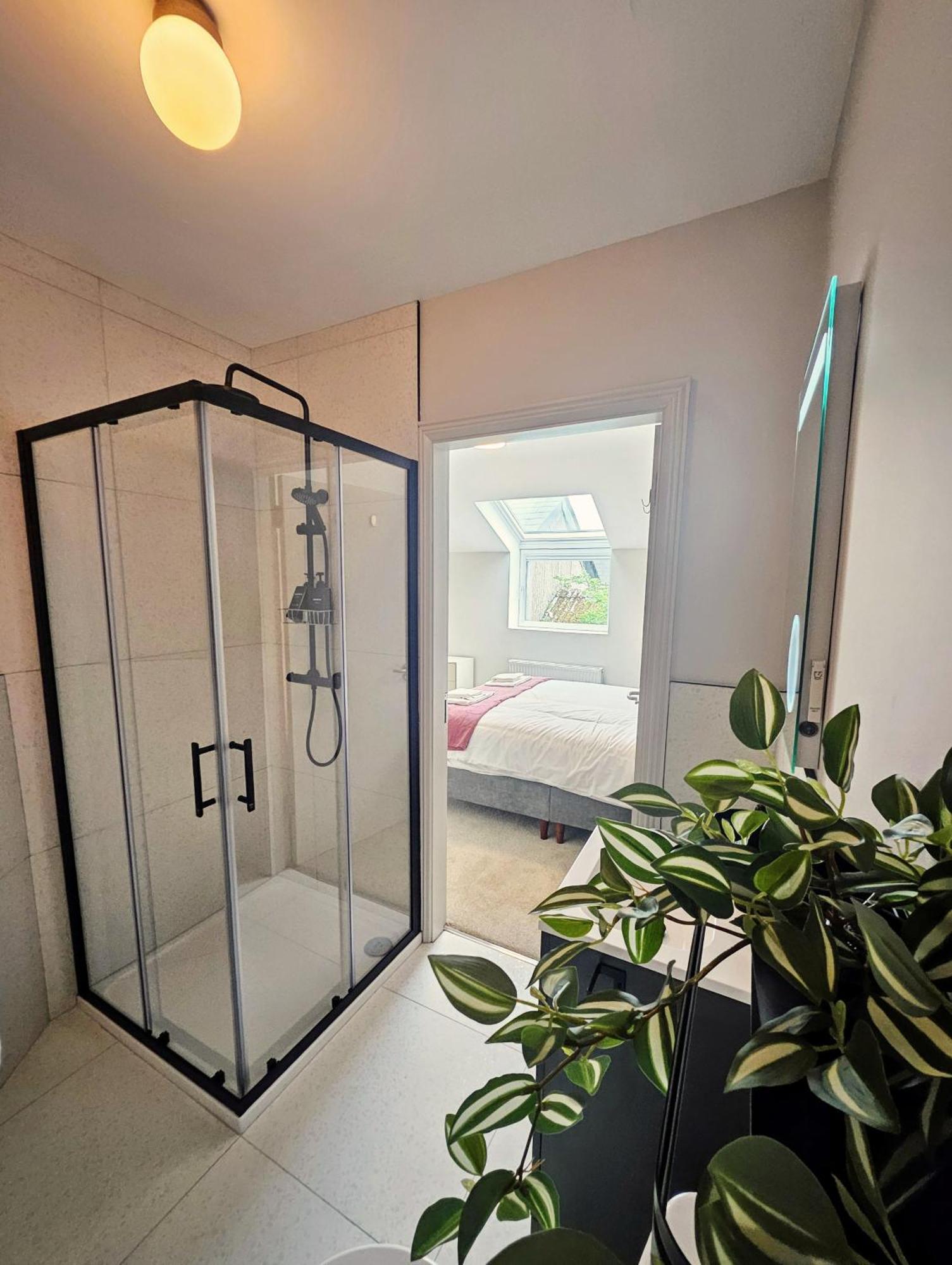 Tatlers Guest House 罗斯康芒 外观 照片