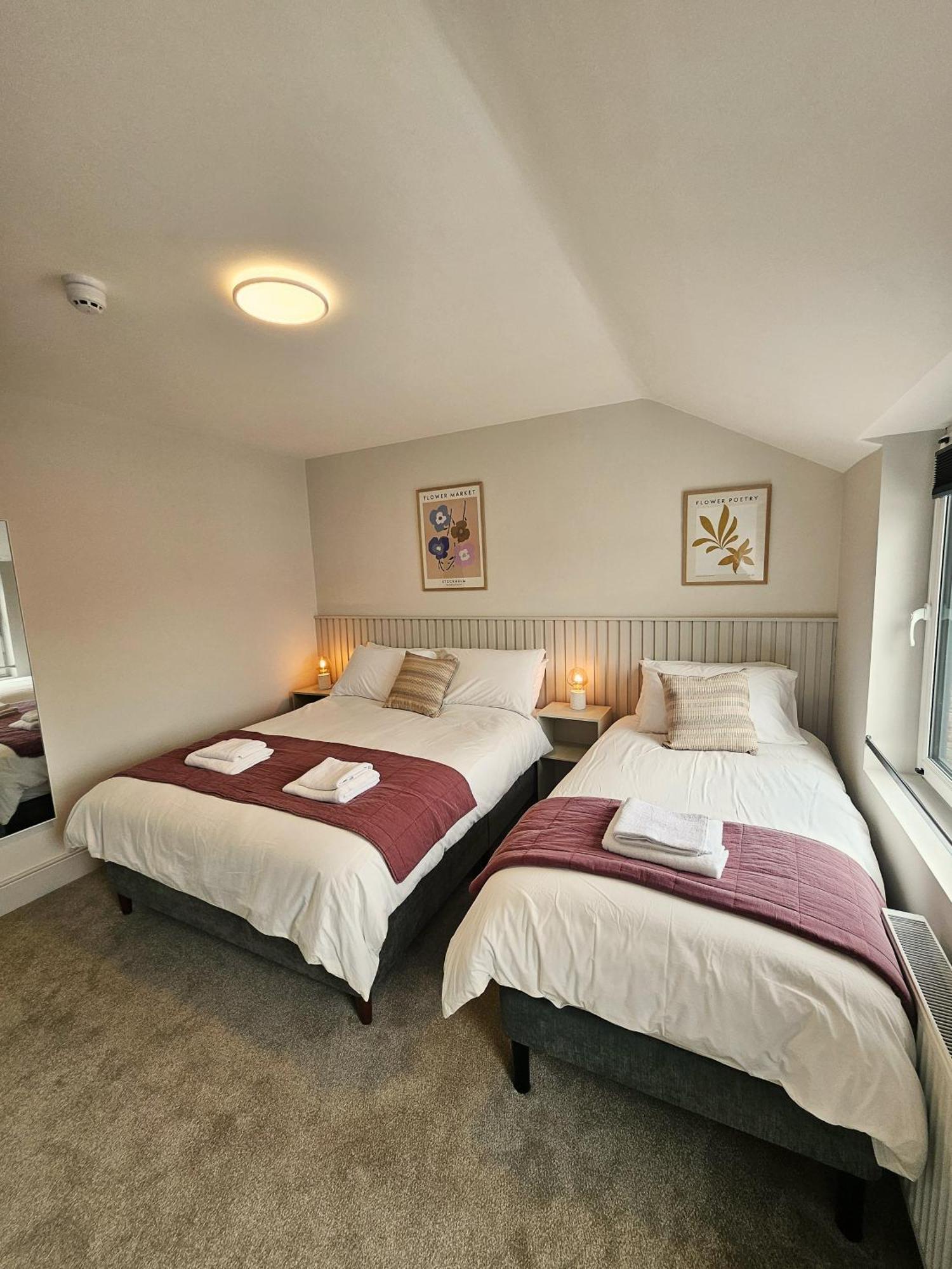 Tatlers Guest House 罗斯康芒 外观 照片