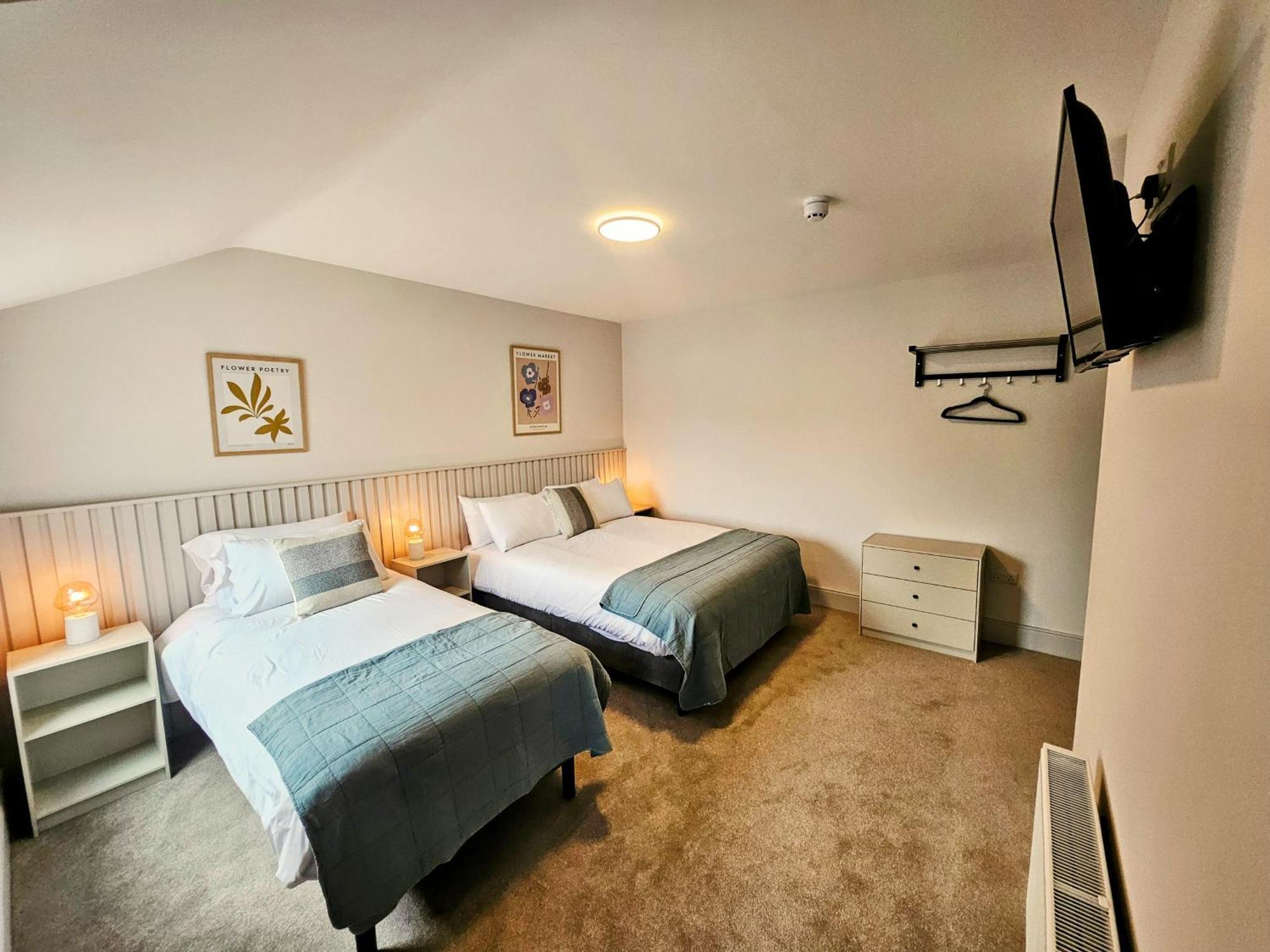 Tatlers Guest House 罗斯康芒 外观 照片