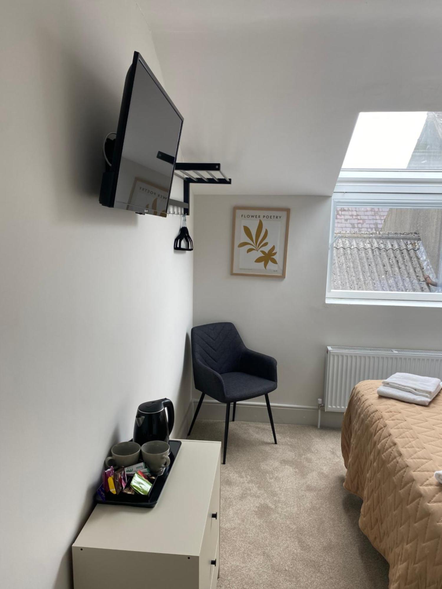 Tatlers Guest House 罗斯康芒 外观 照片